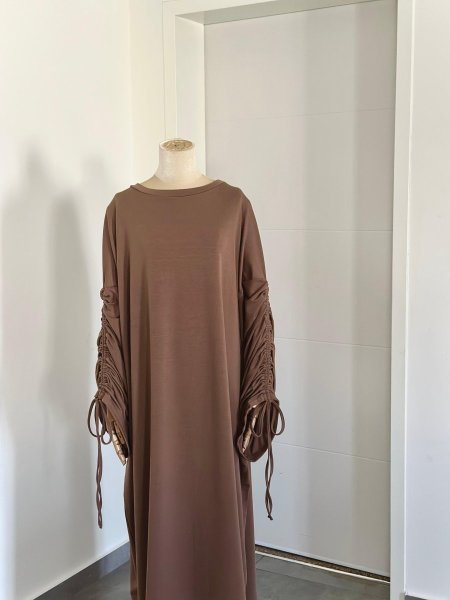 عباءة حسناء